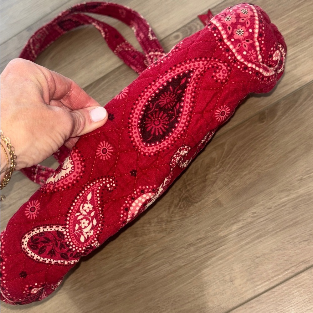Vera Bradley Villager shoulder Tote Mesa Red Paisley Retired print - Picture 4 of 8